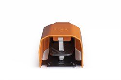 Педаль одиночная, 2x(1НО+1НЗ), 2 скорости, с защитным кожухом (алюминий) оранжевого цвета, основание для рукояти (250В AC, 4А), IP65 PDKA11GX20T