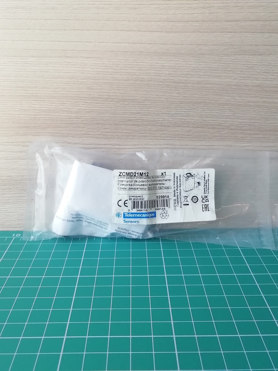 Корпус метал. концевого выключателя XC Standard, ZCMD, безинерц. контакт 1C/O, с защелкой, подключение M12