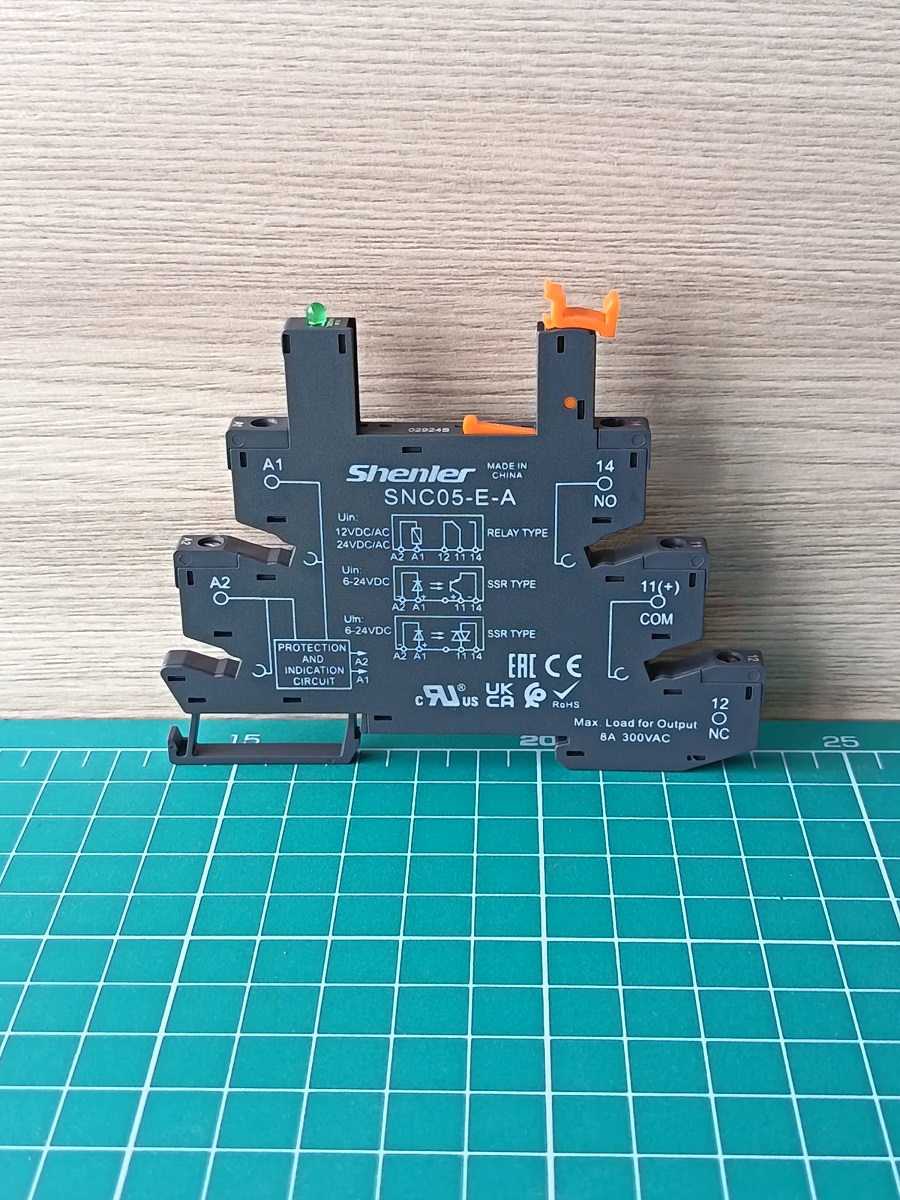 Цоколь SNC05-E-A, 8A(300VAC), черный, (12...24VAC/DC), винтовой зажим, LED, W=6.2mm, на рейку DIN35, для RNC, RM699BV, RSR30, 34.51, 34.81, RSS, HF41F