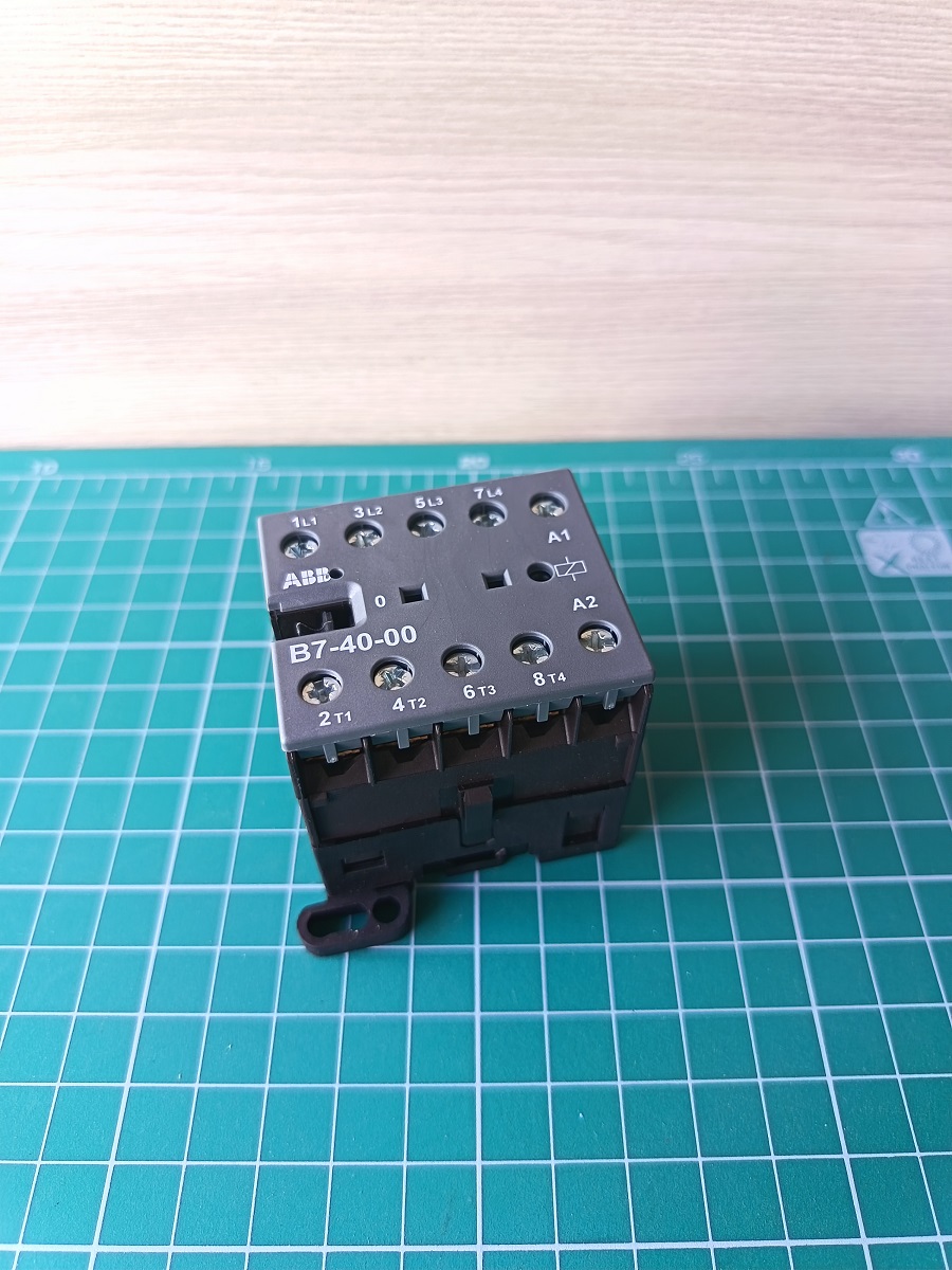 Мини-контактор B7-40-00-80 220...240VAC, 4NO 20A(12A-AC3) 5.5kW, без всп.контакт