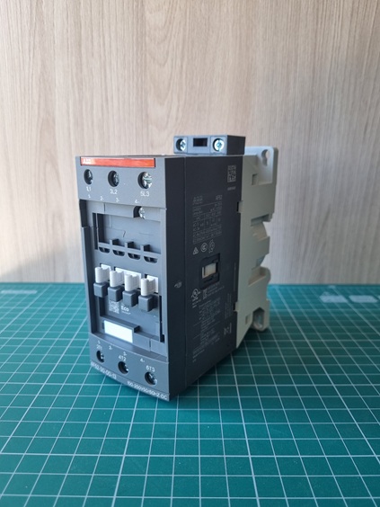 Контактор AF52-30-00-13 с универсальной катушкой управления 100-250В AC/DC