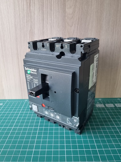 АВТОМ.ВЫКЛ.NSX250F 36kA AC 3П3Т 160A MLOGIC 2.2
