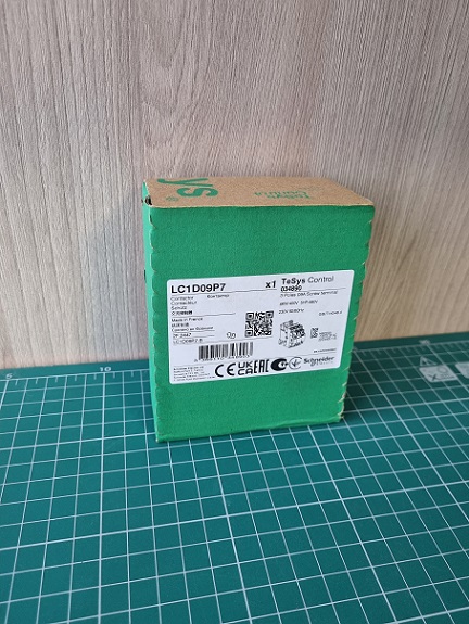 КОНТАКТОР D 3Р,9 A,НО+НЗ,230V 50/60 ГЦ,ЗАЖИМ ПОД ВИНТ,