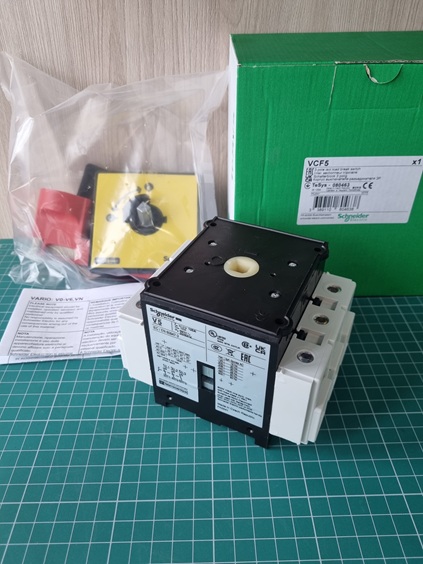 ГЛАВНЫЙ/АВАРИЙНЫЙ ВЫКЛЮЧАТЕЛЬ-РАЗЪЕДИНИТЕЛЬ 125A С РУКОЯТКОЙ (НА ДВЕРЦЕ,4 ВИНТ.)