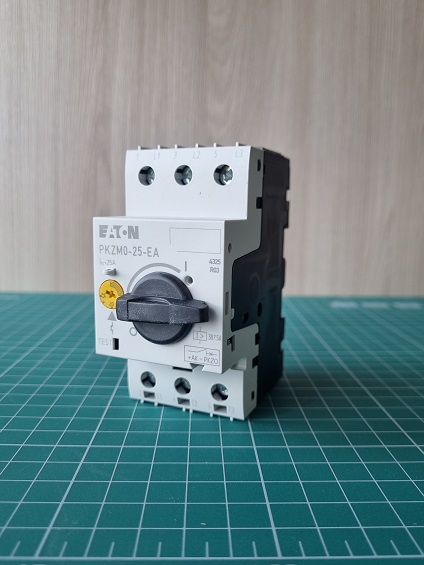 Авт. выключатель PKZM0-25-EA, 3P, In=25A, 690VAC, Icu=50kA/400V, It=20_25A, Ie=15.5In, 12.5kW(415VAC), CLASS 10A, управление рукояткой