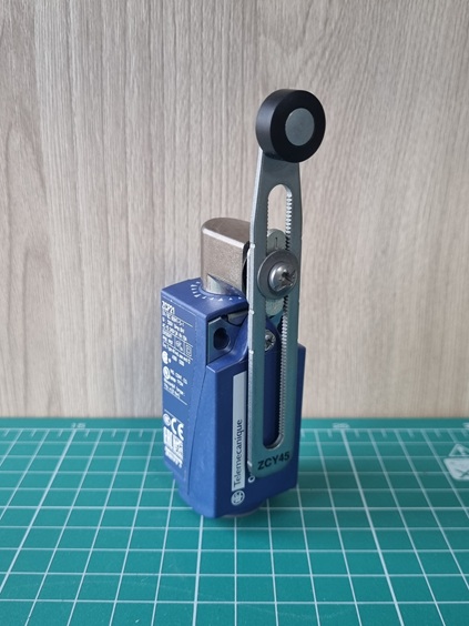 ПЛАСТ. КОНЦЕВОЙ ВЫКЛЮЧАТЕЛЬ 1НЗ+1НО XCKP2145G11