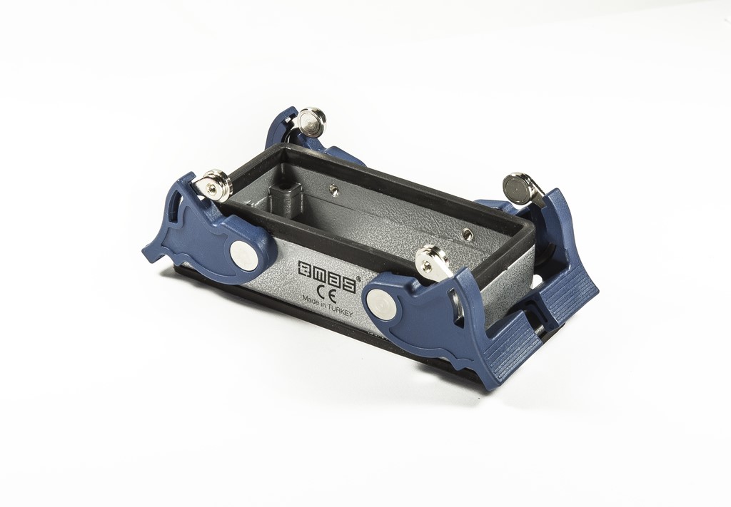 Кожух (монтаж на перегородке) металлический, нижний ввод, IP65 EBM16GM44