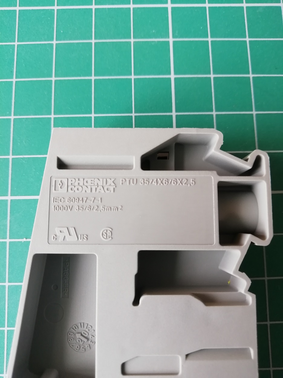 Клемма потенциальная PTU 35/4X6/6X2,5 /16,3mm, гибридная, 1 присоед. x35mm2, 4 присоед. x6mm2, 4 присоед. x2,5mm2, 105A, 1000V, серая