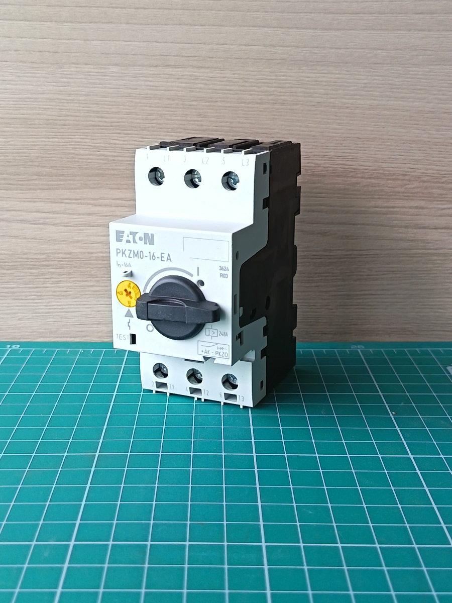 Авт. выключатель PKZM0-16-EA, 3P, In=16A, 690VAC, Icu=50kA/400V, It=10_16A, Ie=15.5In, 7.5kW(415VAC), CLASS 10A, управление рукояткой