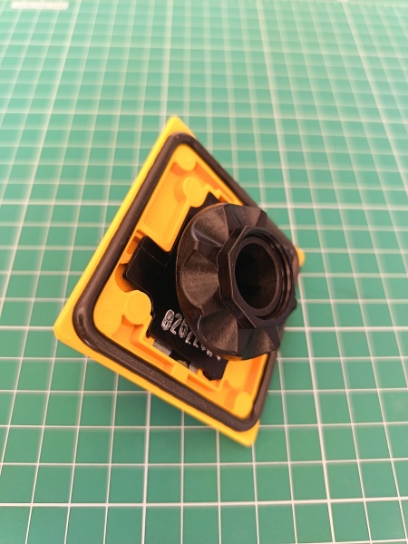 Рукоятка выносная OHYS2AJ селекторная для OT16...125F, желто-красная IP65 блок. 3 замками без оси