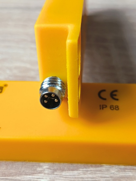 Магнитный датчик (2НЗ), разъём M8*4 (расст. сраб. 5мм), индикация LED, правый выход, IP68