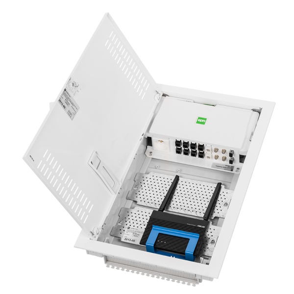 Патч-панель для щитов MSF с крышкой, 16 портов + гнездо розетки 45x45mm, белый RAL 9016