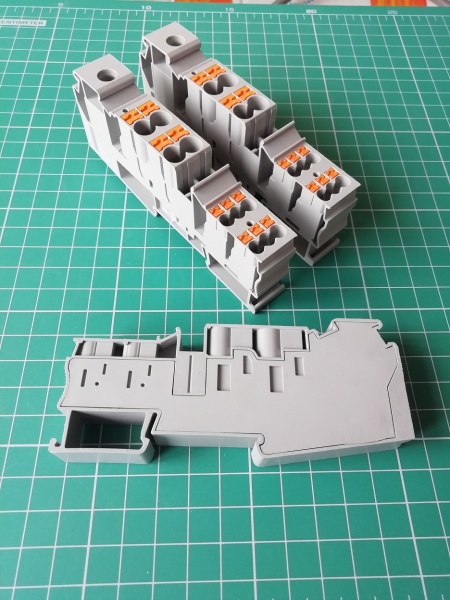 Клемма потенциальная PTU 35/4X6/6X2,5 /16,3mm, гибридная, 1 присоед. x35mm2, 4 присоед. x6mm2, 4 присоед. x2,5mm2, 105A, 1000V, серая