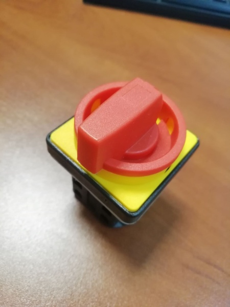 Переключатель BS 25 92 LK, аварийный, 4P, 25A, тип 0-1, 7.5kW(400VAC по АС-3), на дверь, красная блокируемая в 0 рукоятка, фронт IP40