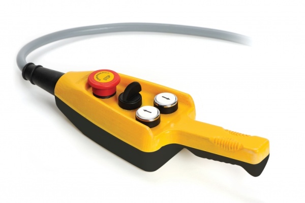 Пост управления 4 кнопки (2 стрелочных указателя, аварийная кнопка, переключатель), жёлтый-чёрный цвет, cерия PA, пластиковый корпус (250В AC, 4А), IP65 PARK4SB