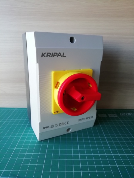 Выключатель нагрузки UKP3-463, 3Р+N, 63А(AC21), 440VAC, 22kW(AC23A), красная блокируемая рукоятка, в корпусе IP65