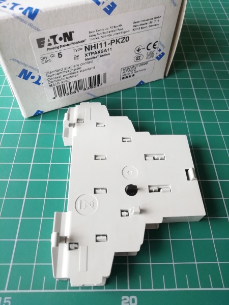 Блок-контакт вспом. NHI11-PKZ0, 1NO+1NC, 3.5A(240VAC), боковой монтаж, для PKZM, PKM0, PKE