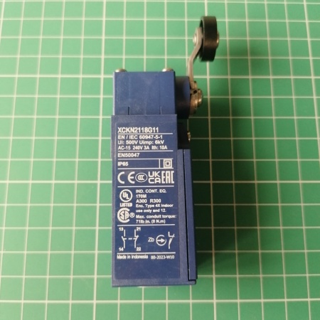 КОНЦЕВОЙ ВЫКЛЮЧАТЕЛЬ 1НО+1НЗ ВВОД PG11 XCKN2118G11