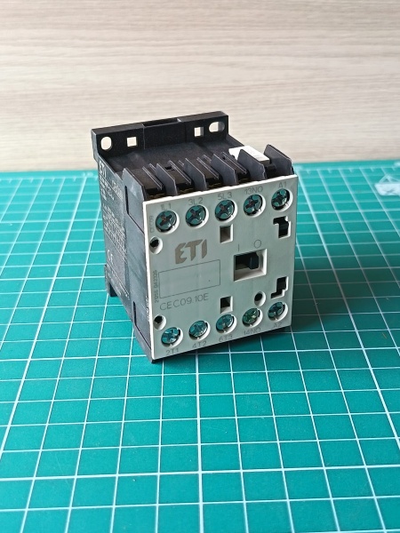 Контактор миниатюрный CEC 09.10-24V-50/60Hz (9A; 4kW; AC3)