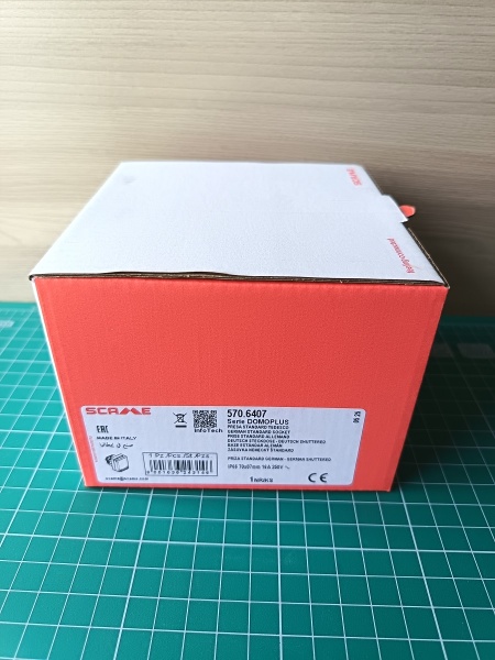 Розетка встраиваемая Scame DOMOPLUS 570.6407 16A SCHUKO с шторками IP66