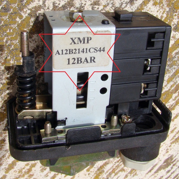 Датчик давления  XMP, 12 бар, G 1/4 female, 2 NC, without control type XMP A12B2141