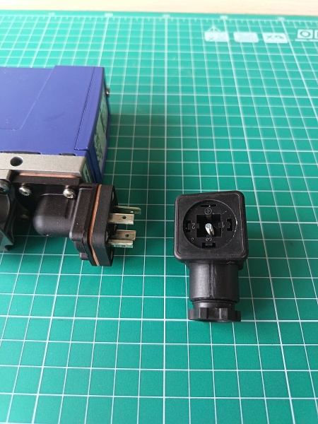 Электросоединитель DIN 43650,форма А, 4 контакта (розетка+кр.винт+проф.прокладка)