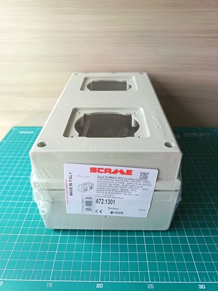 Бокс навесной M150 для встраиваемых разъемов уст. 2x 70x87(84x106), 256x150x115mm, IP66, серия DOMINO