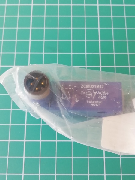 Корпус метал. концевого выключателя XC Standard, ZCMD, безинерц. контакт 1C/O, с защелкой, подключение M12