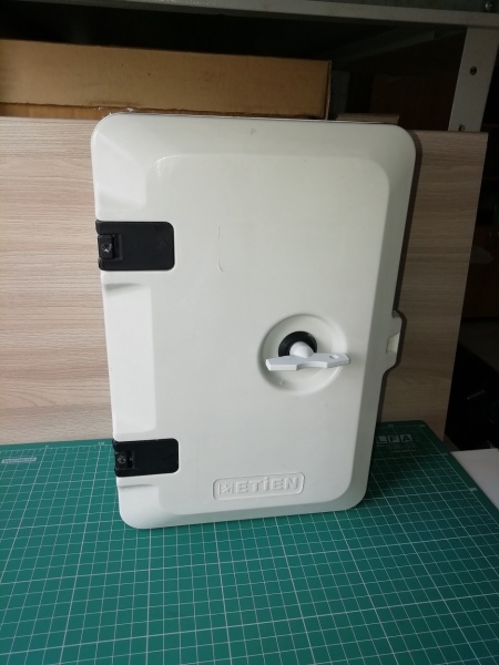 Щит навесной 300x200x120мм (ВxШxГ) из композитного (SMC) материала с монт. панелью 250x140мм, IP65