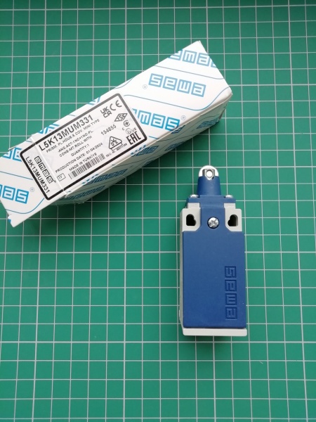 Концевой выключатель, привод роликовый 11мм металлический плунжер (1НЗ+1НО, мгновенное сраб.), серия L5, пластиковый корпус (240В AC, 3А), IP65 L5K13MUM331