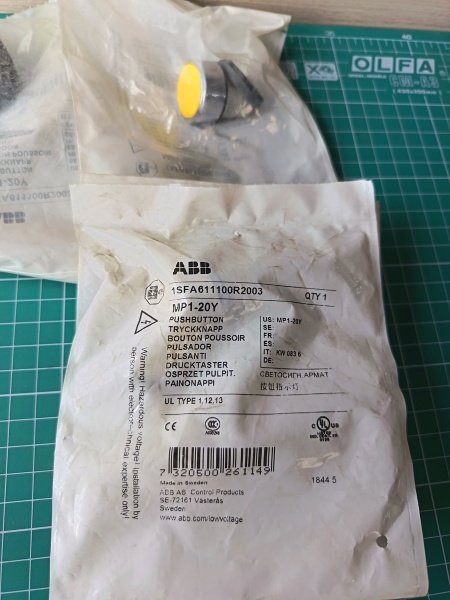 Кнопка MP1-20Y желтая (только корпус) без подсветки без фиксации