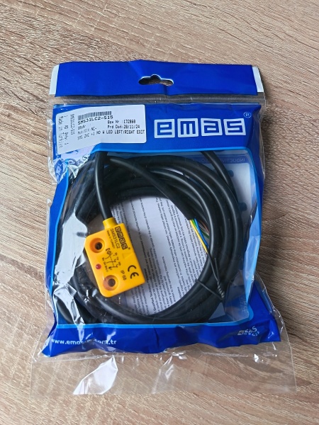 Магнитный датчик (2НЗ+НО), провод 2м (расст. сраб. 5 мм), индикация LED, левый выход, IP68 SMS31LC2-S15