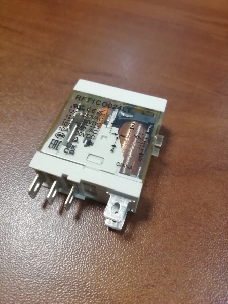 Реле RFT1CO024LT, 1CO, 12A(250VAC/30VDC), 24VDC, мех. индикация, тест-кнопка с блокировкой, LED