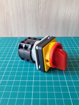 Переключатель BS 25 10 LK, аварийный, 3P, 25A, тип 0-1, 7.5kW(400VAC по АС-3), на дверь, красная блокируемая в 0 рукоятка, фронт IP40