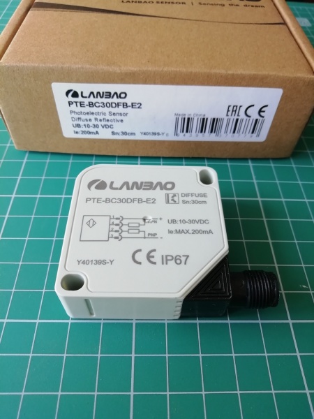LANBAO PTE-BC30DFB-E2 оптический датчик 50x50x18мм PNP/NPN NO/NC Sn=300мм (D-тип) разъем M12