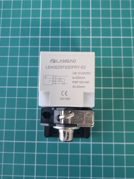 LANBAO LE40SZSF20DPRY-E2 индуктивный датчик 40x40x66мм PNP NO/NC Sn=20мм разъем M12