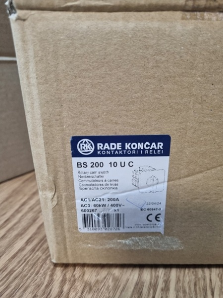 Переключатель BS 200 10 U, 3P, 200A, тип 0-1, 60kW(400VAC по АС-23), на дверь, фронт IP40