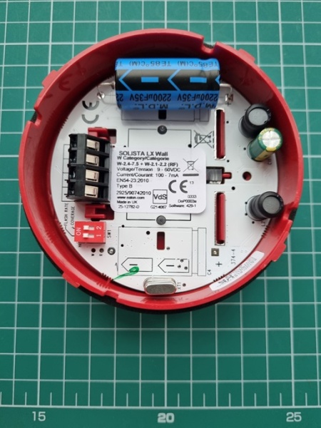 Настенный светодиодный маяк Eaton, Fulleon, Solista LX, Красная вспышка, Красный корпус, Неглубокое красное основание, одобрено VDS (I SOL-LX-W/RF/R1/S VDS)