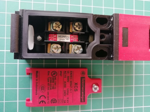 Контактный блок NC+NC XE2NP 2141