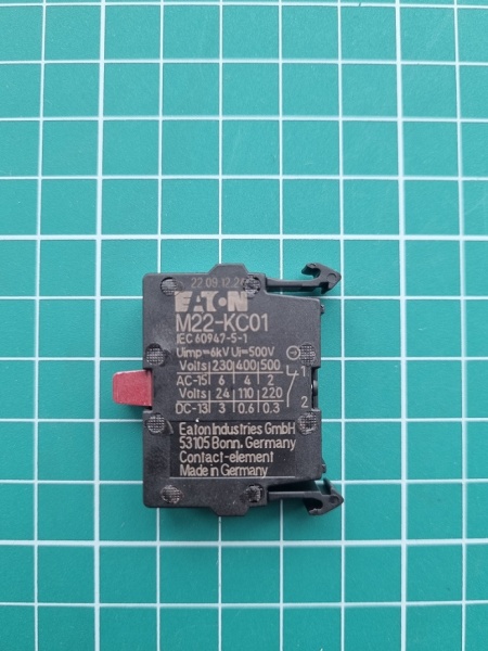 Блок-контакт 1NC, 4А (монтаж в коробку) Titan M22-KC01