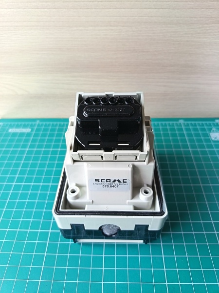 Розетка встраиваемая Scame DOMOPLUS 570.6407 16A SCHUKO с шторками IP66