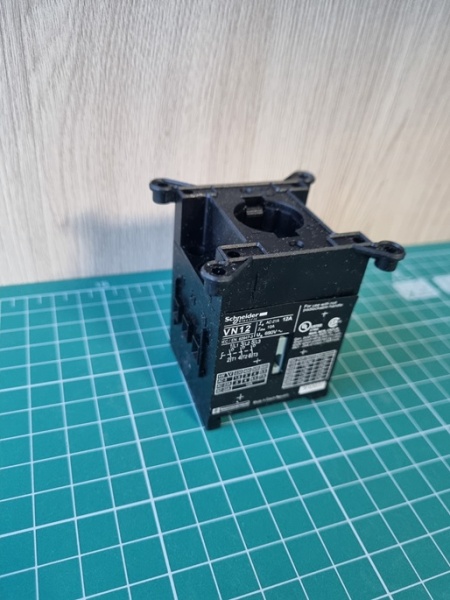 КОРПУС МИНИ ВЫКЛЮЧАТЕЛЯ-РАЗЪЕДИНИТЕЛЯ 12А