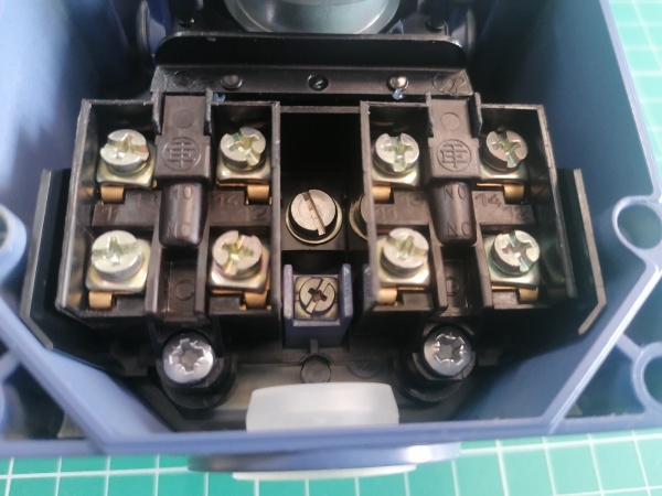 КОНЦЕВОЙ ВЫКЛЮЧАТЕЛЬ РЫЧАГ XCRT115