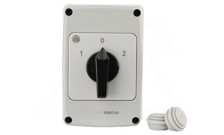 Переключатель PNGBS 32 53, 3P, 32A, тип 1-0-2 (60°), 3NO на 1_2, черная рукоятка, в корпусе IP65