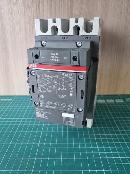 Контактор AF205-30-11-13 100...250VAC/DC, 3NO 205A(350A-AC1) 110kW, всп.контакт 1NO+1NC (4A-AC15)