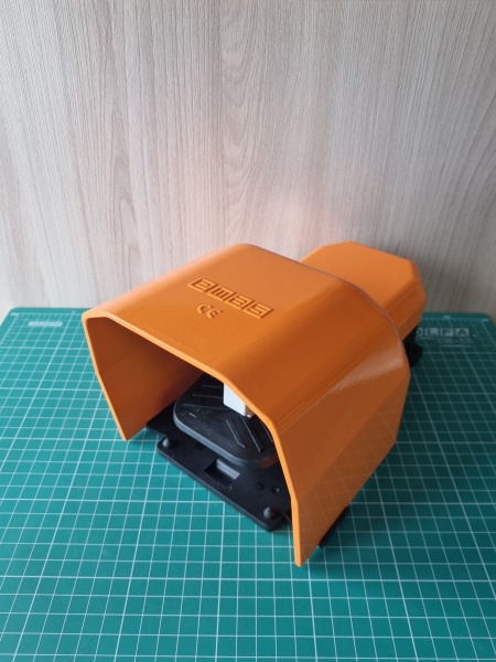 Педаль одиночная, 1НО+1НЗ, с защитным кожухом (алюминий) оранжевого цвета, (250В AC, 4А), IP65 PDKS11BX10T