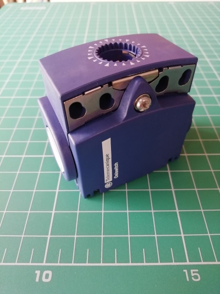 ПЛАСТ. КОРПУС С ИНЕРЦ. 1НО+1НЗ М16 ZCT25P16