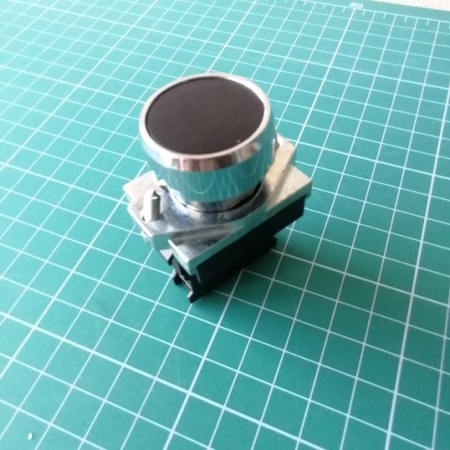 Кнопка плоская PB1S, черная, без фиксации, без подсветки, 1NO, 6A 230VAC/24VDC, 22mm, IP65
