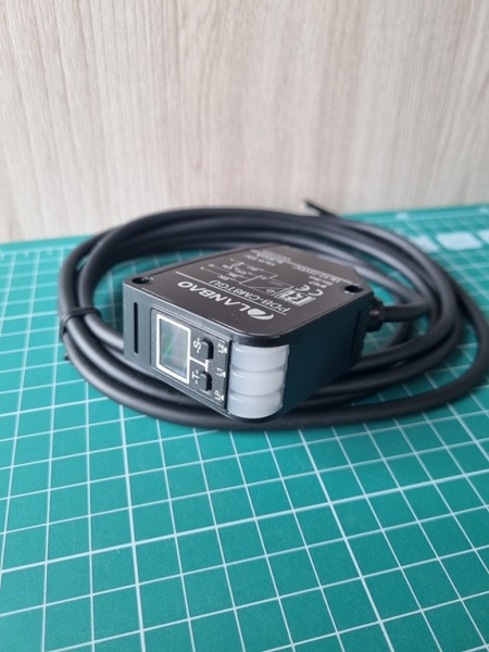 LANBAO PDB-CM8TGU оптический датчик расстояния 0...10V + PNP/NPN NO/NC Sn=8м кабель 2м