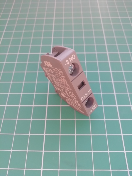 Дополнительный фронтальный блок-контакт CA3-10 1SBN011010T1010